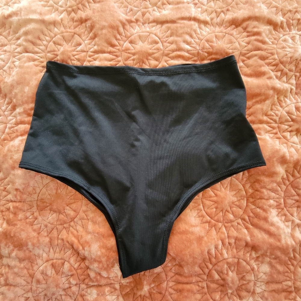 High waist cheeky bottoms